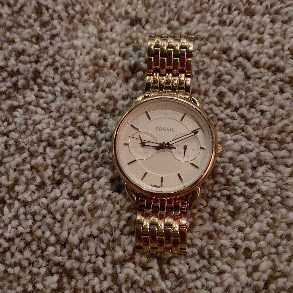 Gorgeous gold watch!
